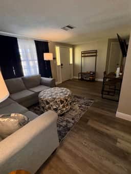 Ivanhoe Dr Place