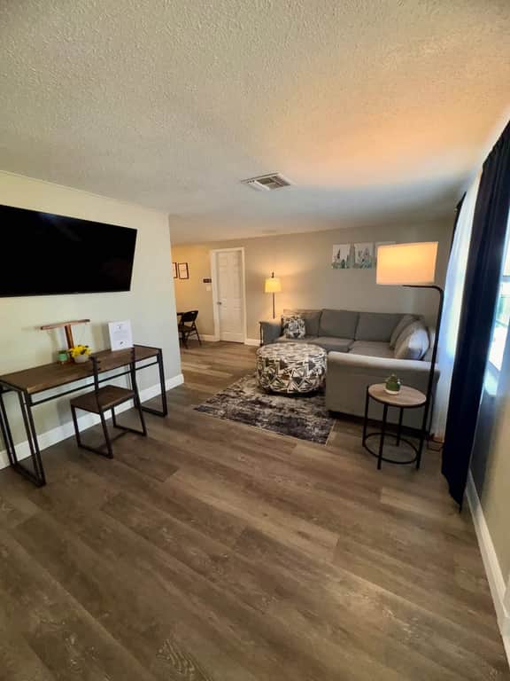 Ivanhoe Dr Place